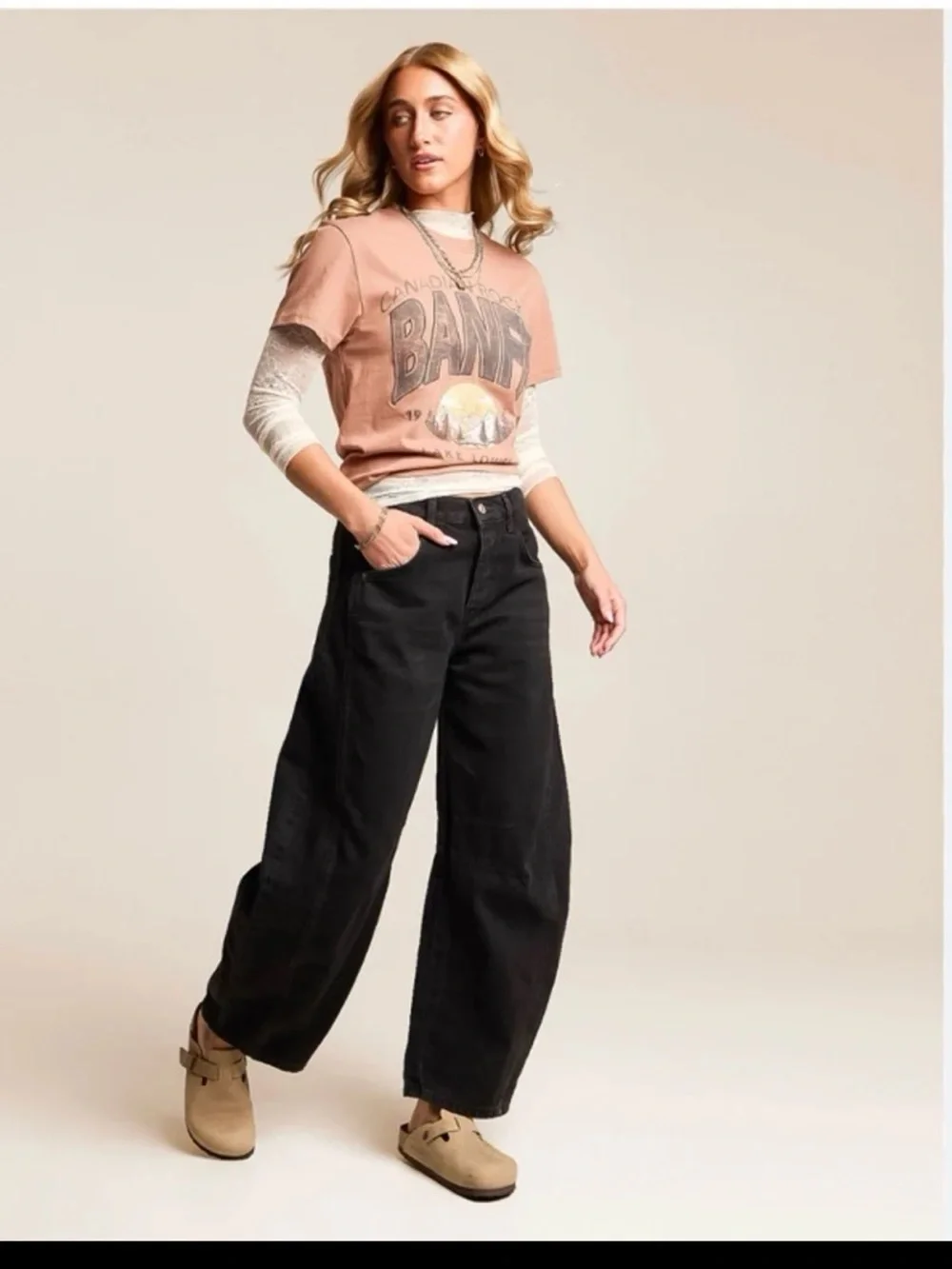 FREE PEOPLE WE THE FREE GOOD LUCK MID RISE BARREL JEAN - SOUNDWAVE 7503 
size 29 - Picture 4 of 12